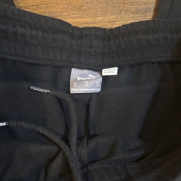 Puma men’s  Black Jogger Pants - Picture 2 of 8